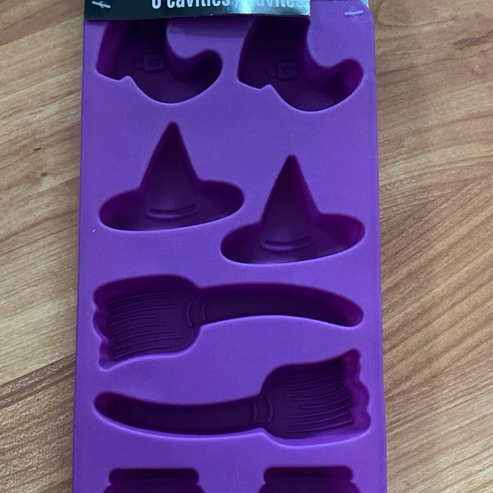 CELEBRATE IT! HALLOWEEN Silicone Treat Mold‎ "WITCH" Holds 8 Cavities  - NEW!